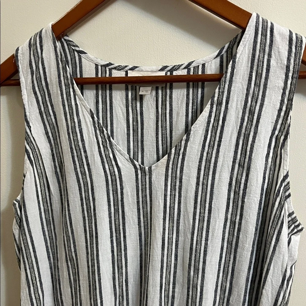 LOFT Sleeveless Striped Blouse in Black and White - Picture 4 of 4